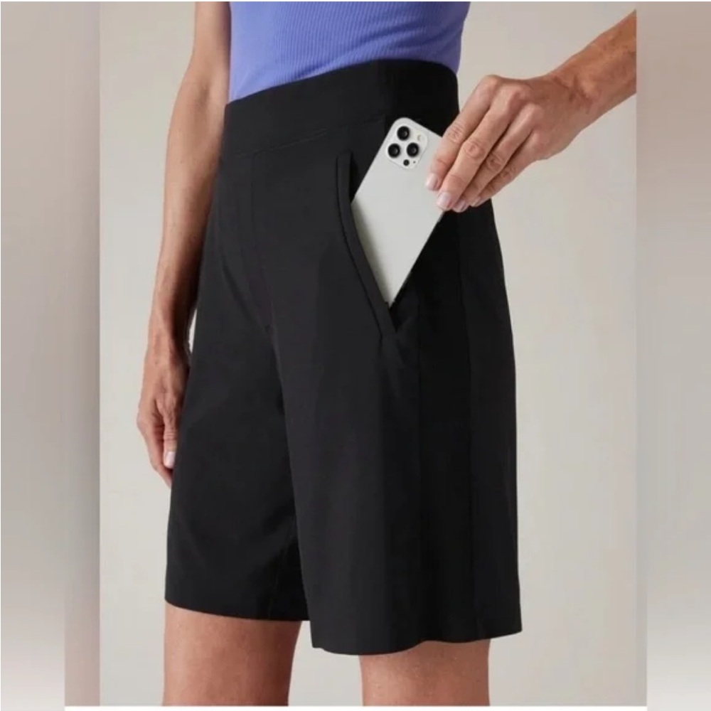 Athleta Black Women's Bermudas EUC